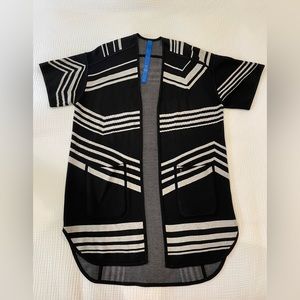 Kit and Ace West Coast Fit Studio Cardigan black and white